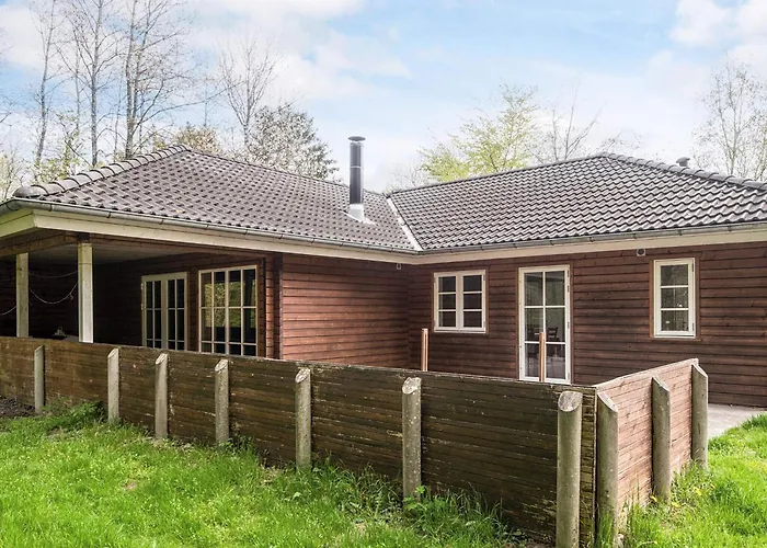 8 Person In Toftlund-by Traum *