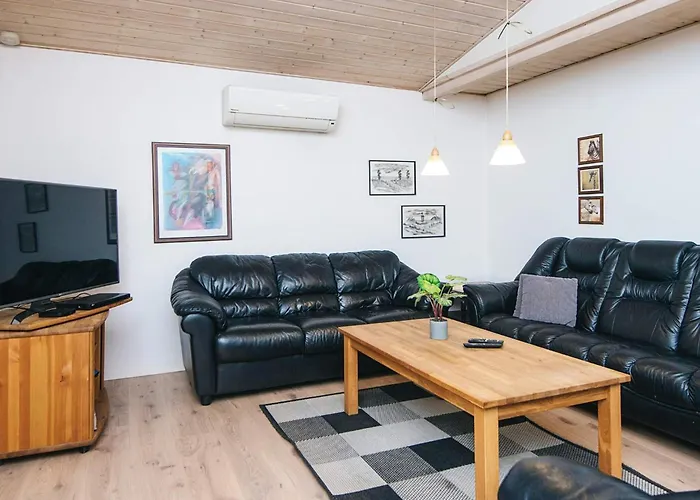 8 Person In Toftlund-by Traum